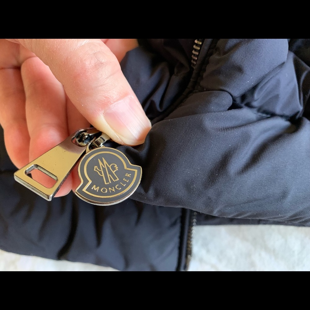 Moncler down jacket sz 3 - Picture 15 of 15